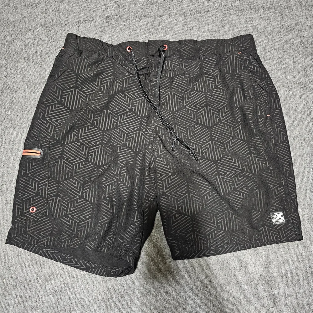 ZeroXposur Black Patterned Men's Board Shorts